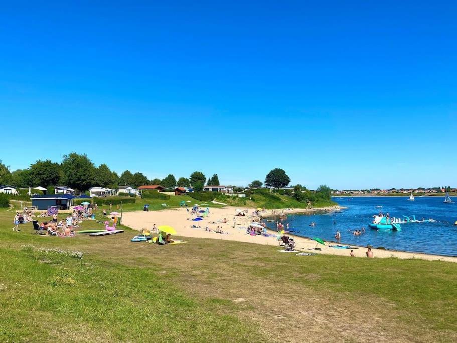 Vakantiehuis Met Vijverzicht Lathum 외부 사진