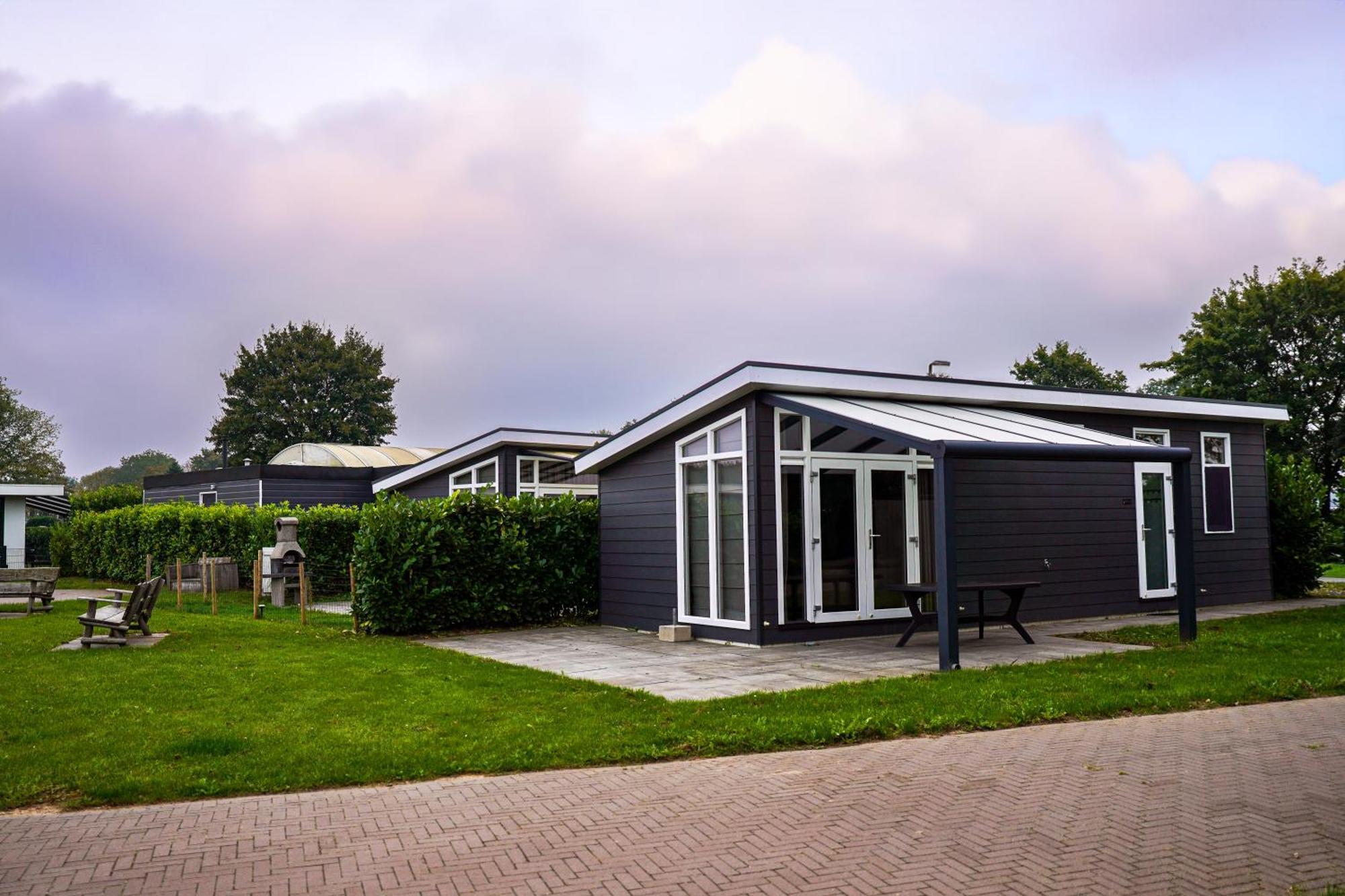 Vakantiehuis Met Vijverzicht Lathum 외부 사진
